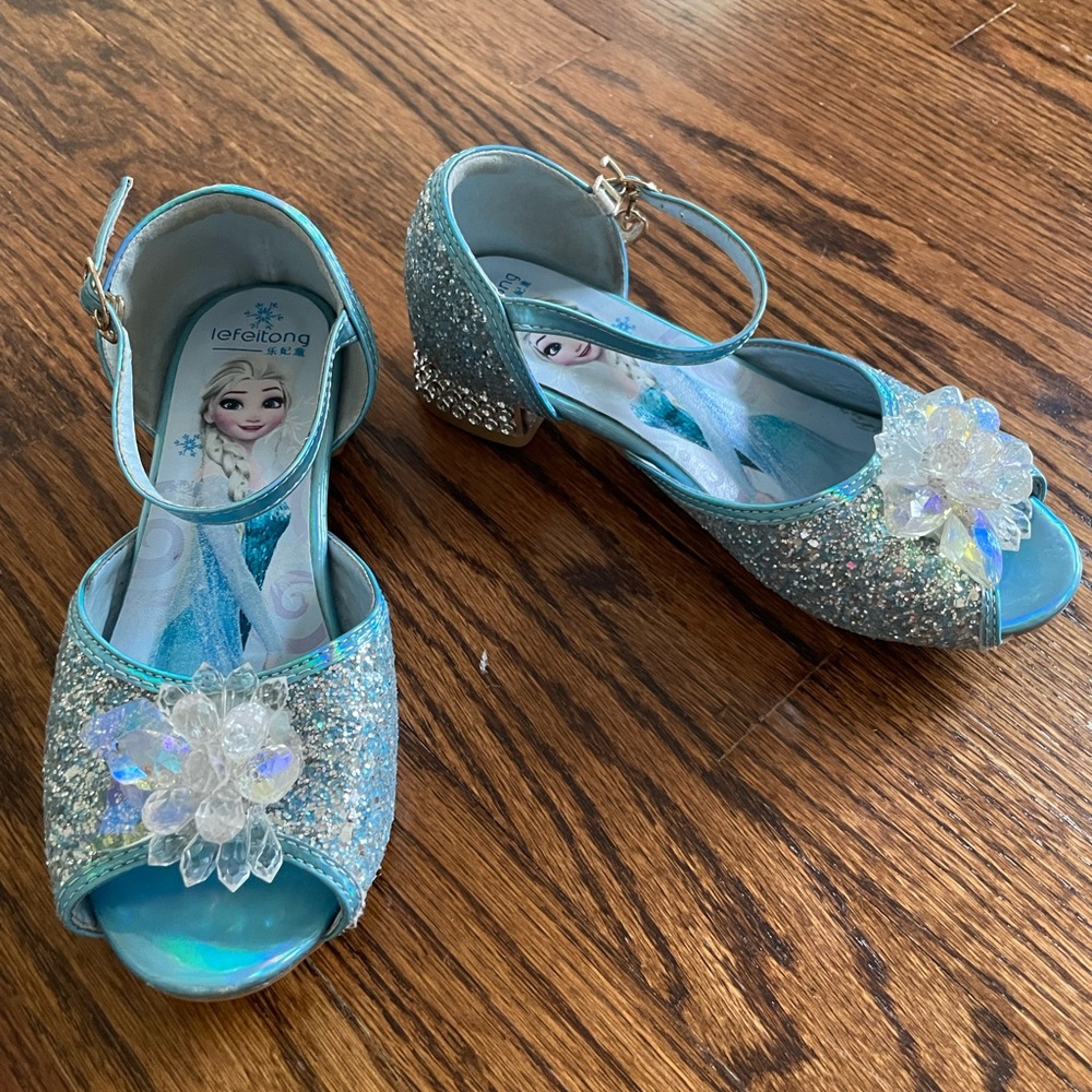 Elsa shoes - EU size 36 (size 6)